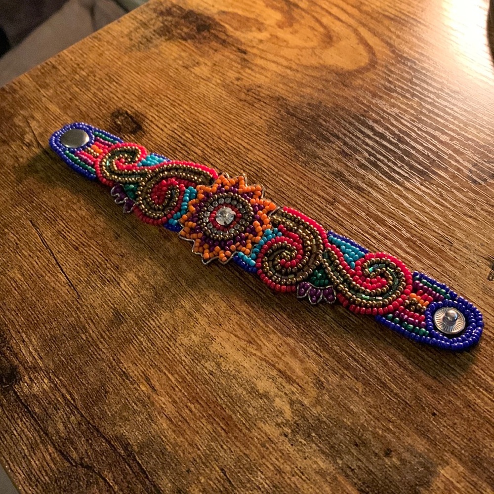 💛 3 for $15 Beaded bracelet